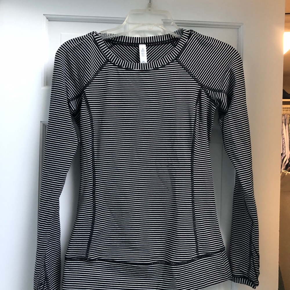 Lululemon fitted women’s long sleeve strip shirt
